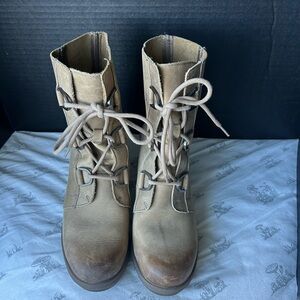 Sorel Women's Beige Lace-Up Combat Boots